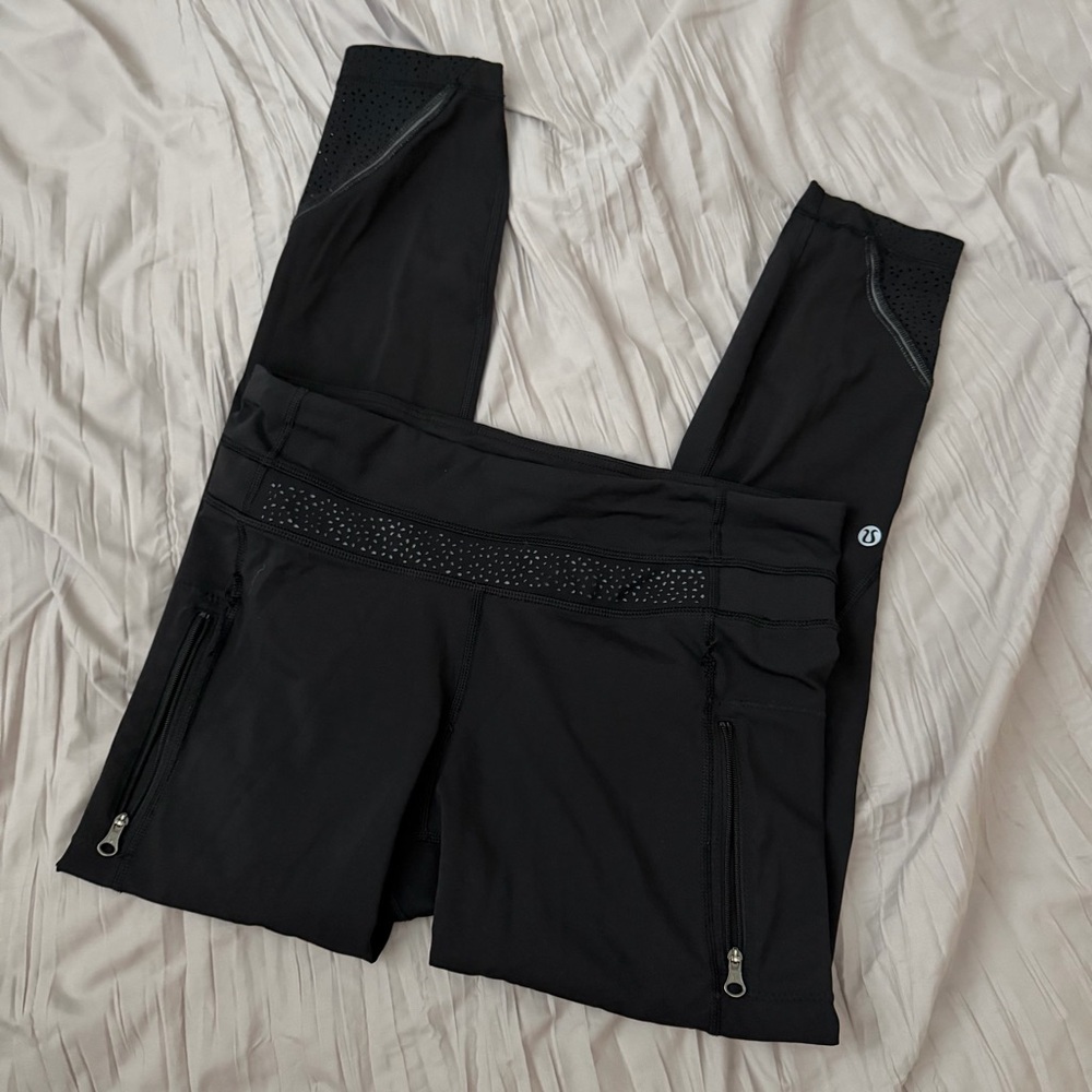 lululemon athletica || black invigorate leggings w/ zipper pockets
